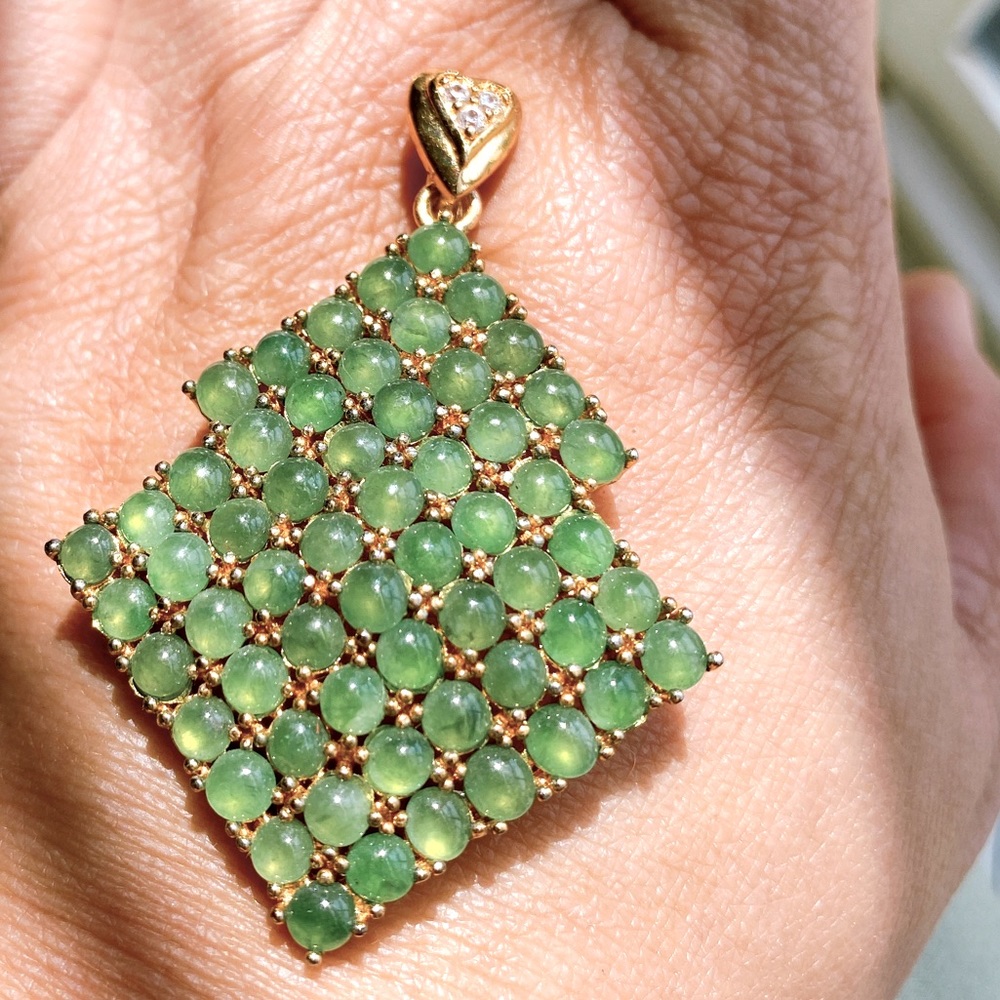 Elegant natural jade pendant